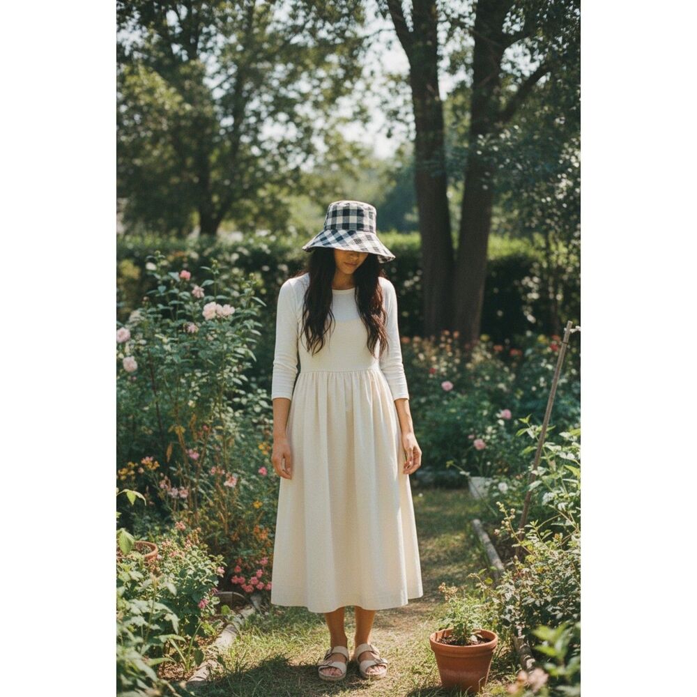 NWT Janessa Leone’ Darcey Bucket Hat Blue and Cream Buffalo Plaid sz L